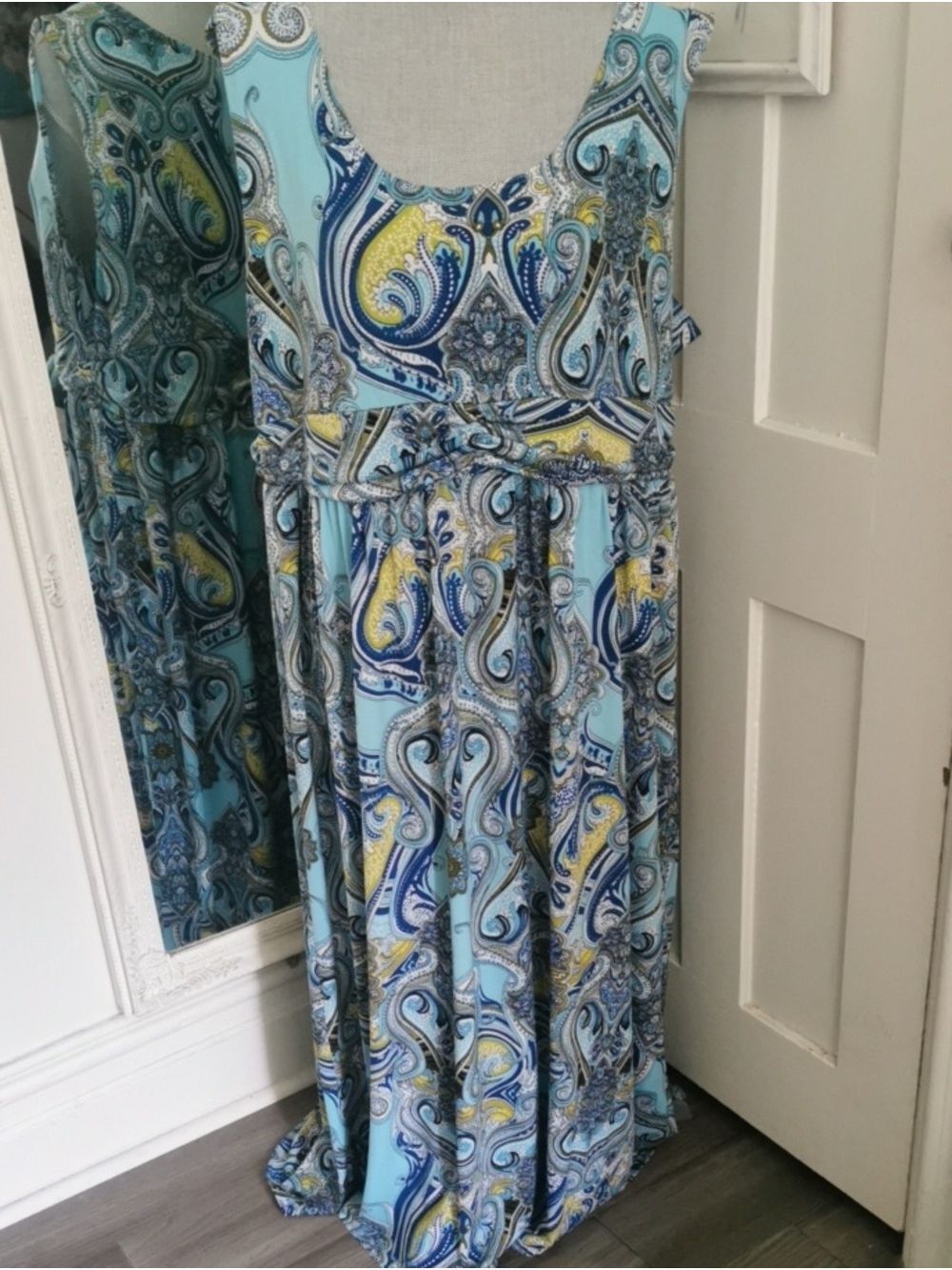 Mr Max Paisley Bohochic Summergirl Max Dress with Matching Wrap Scarf. Size 2XP
